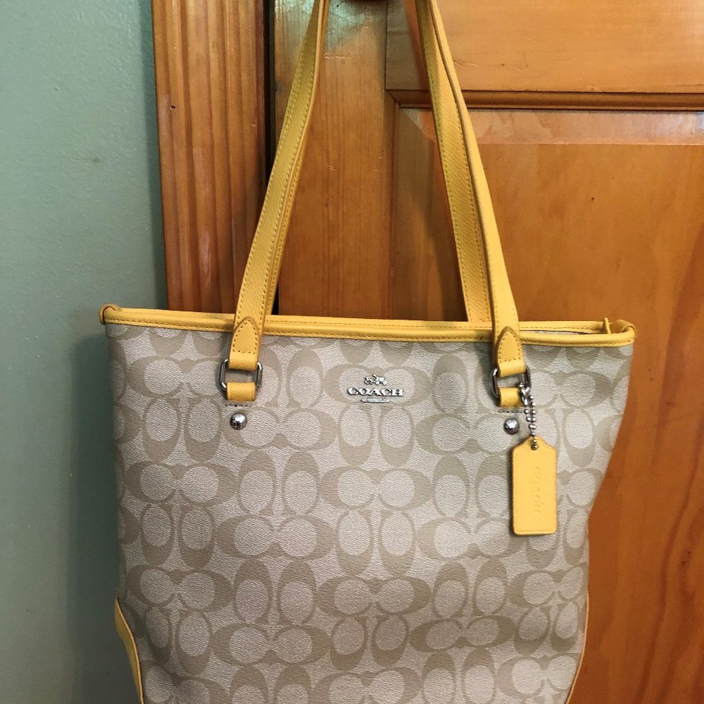 coach signature tote bag